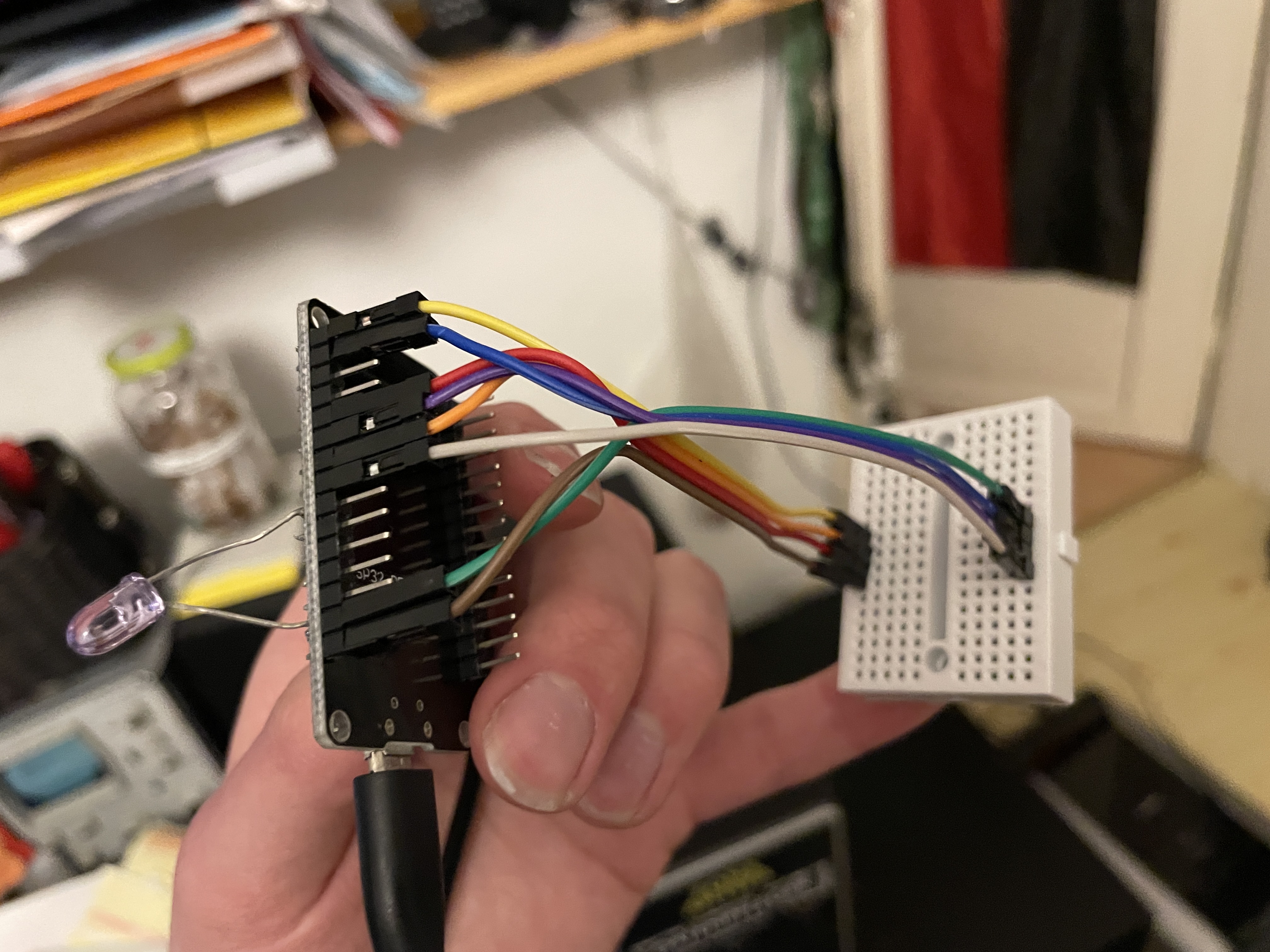 ESP32 wiring for SPI flash ICs